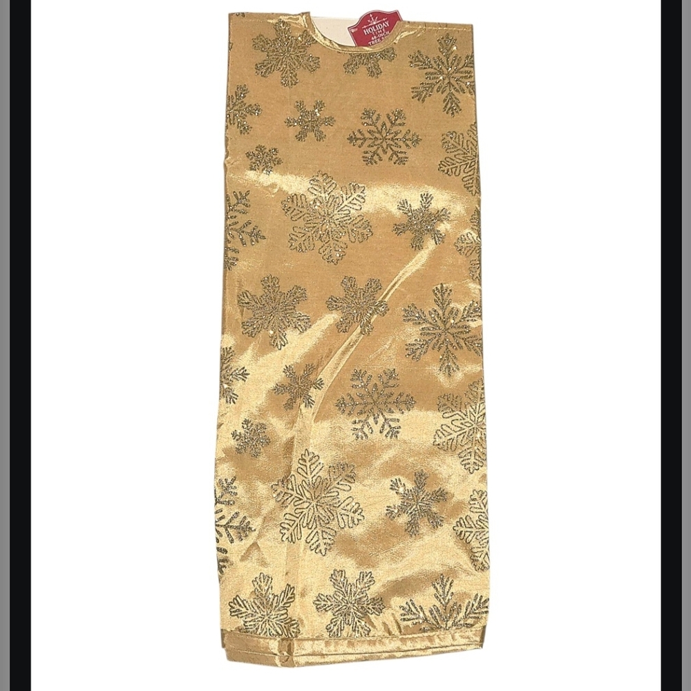 Holiday Time Gold With Silver Glitter Snowflake 48 Inch Tree Skirt